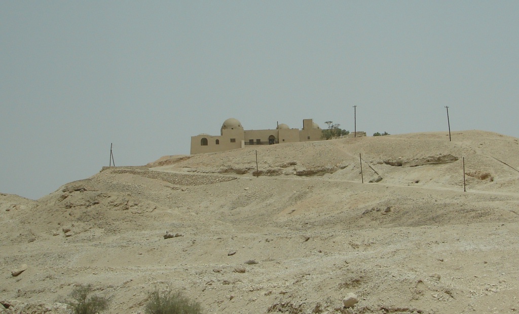 2008/03(March)/AroundTheWorld/Egypt/Valley of the Kings/1024x768_Howard Carter lived here. He found King Tuts Tomb.jpg